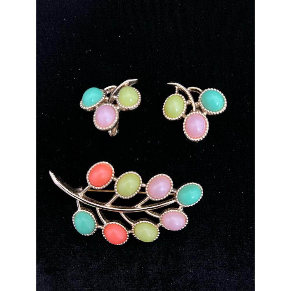 1701 Sarah Coventry “Candy Land” Vintage Brooch Earrings Set